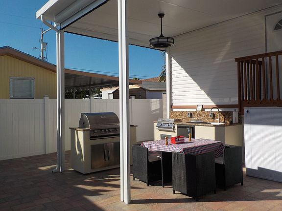 out door kitchen 