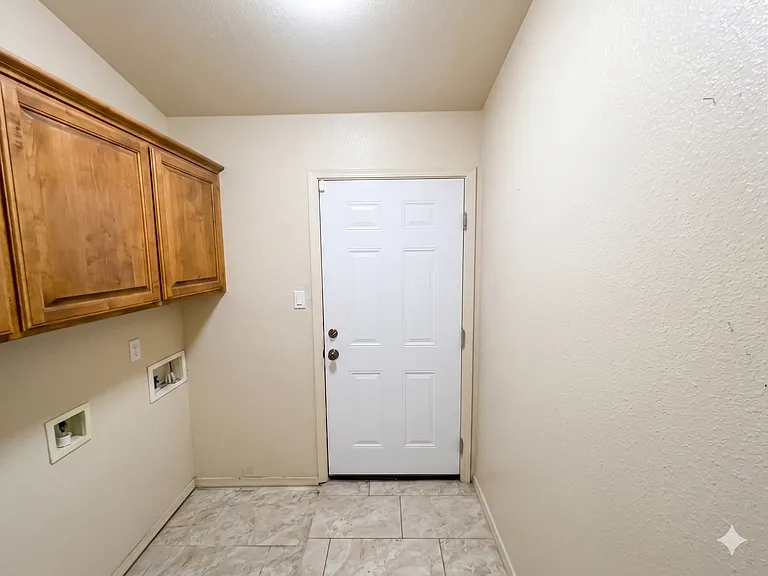 2181 S 37th Ave — Photo 12