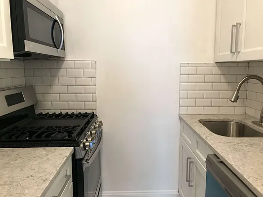 Rented by Sandra Ospina, Licensed Real Estate Broker | media 42