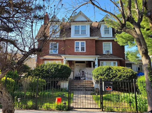 154-11 Ash Ave, Flushing, NY 11355