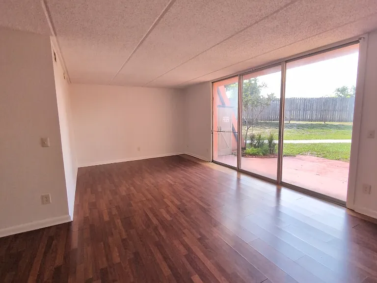 3401 Townsend Blvd — Photo 3