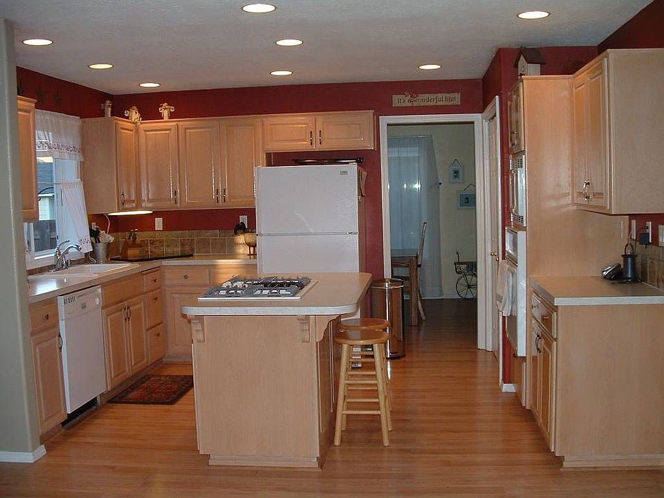 2nd image of 1205 Bair Rd NE