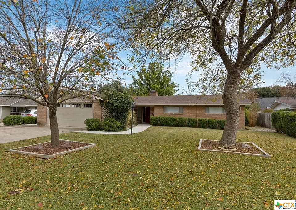 1st image of 3201 Oakdale Dr