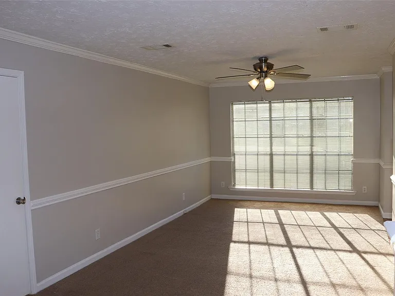 760 N Burbank Dr — Photo 5