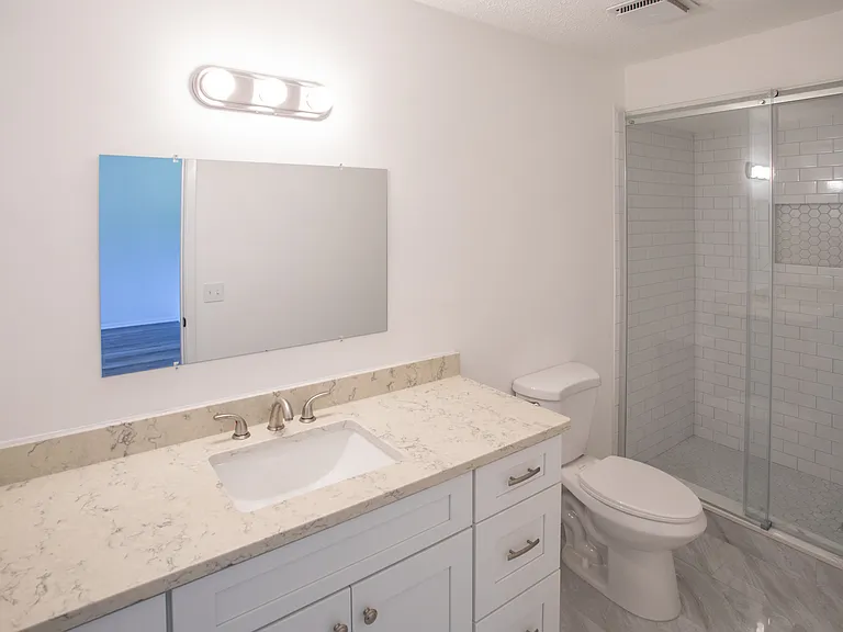 12825 Stillwood Dr — Photo 16