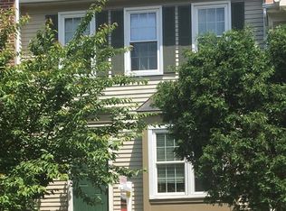 6937 Compton Ln, Centreville, VA 20121
