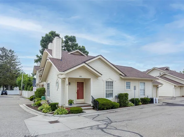 325 W Ann Arbor Trail Ct, Plymouth, MI 48170
