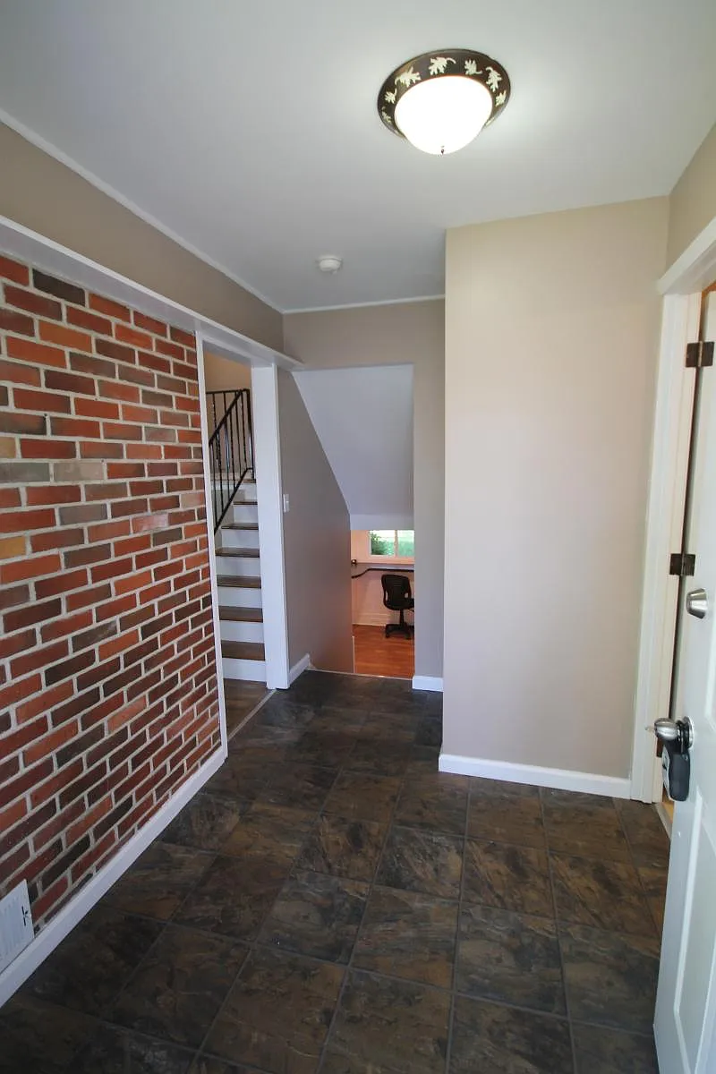 Entrance into the house - 981 Bricker Blvd