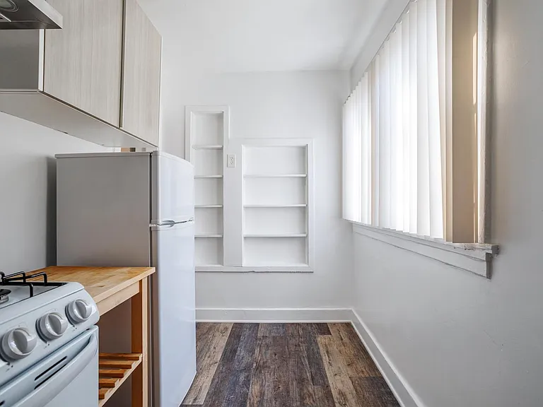 1410 Micheltorena St #1/4 — Photo 5