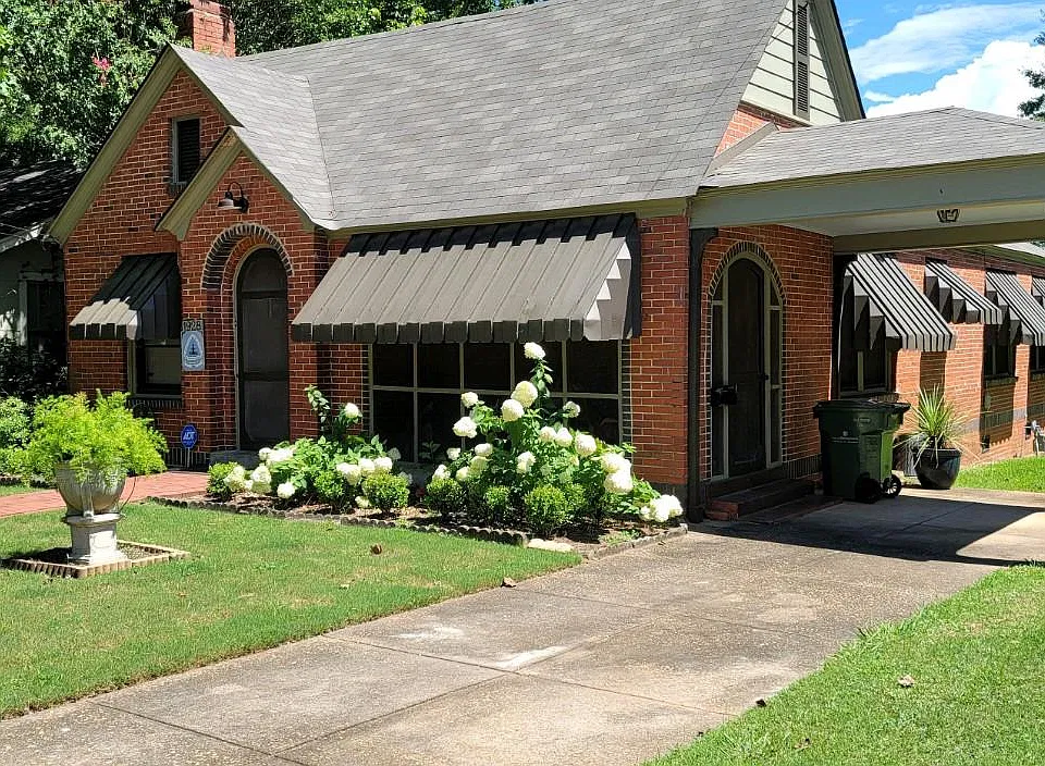 1928 Winona Ave