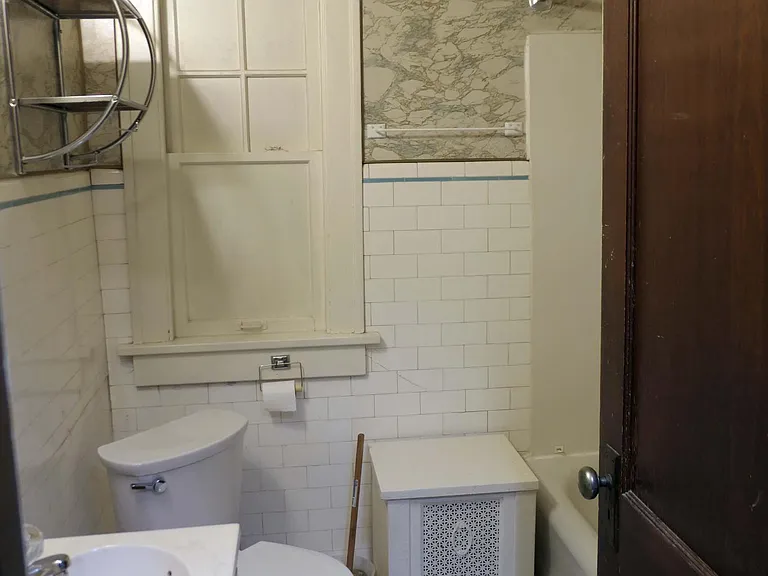 1937 University Ave #2 — Photo 3