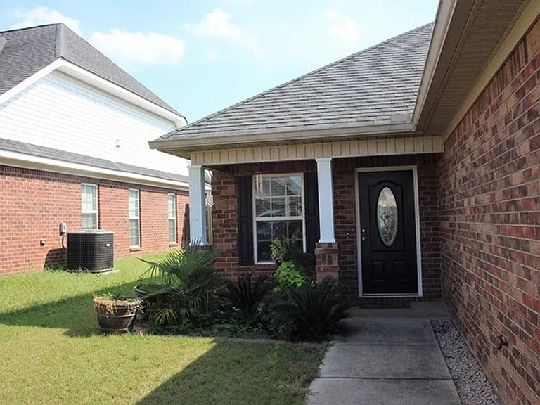 1074 Grove Landing Ln — Photo 2