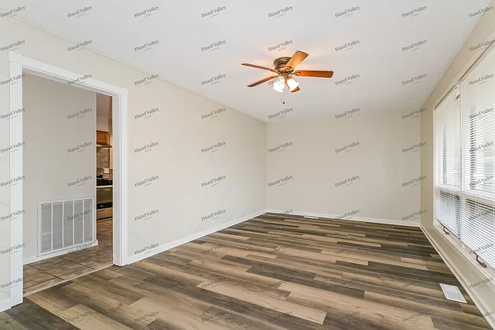 1600 Kay Dr — Photo 3