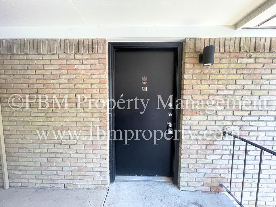 1st image of 510 W Marvin Ave #206
