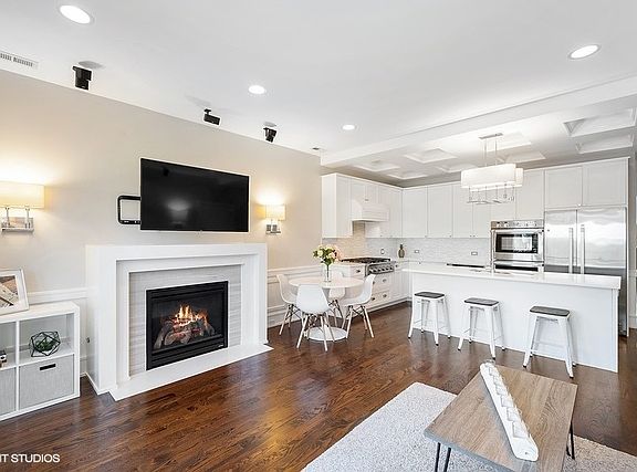 3rd image of 3816 N Ashland Ave Unit 3S
