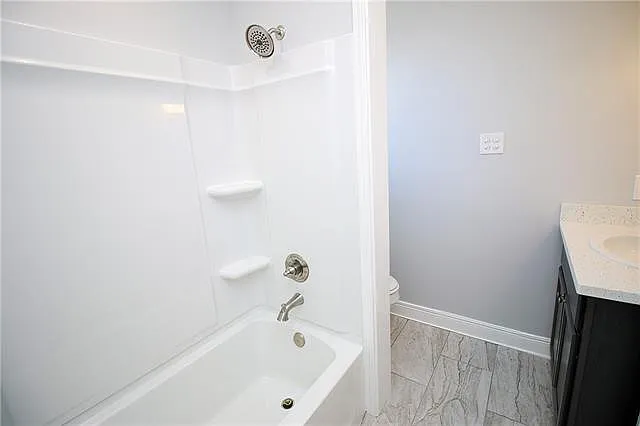 229 Oak Ave — Photo 13