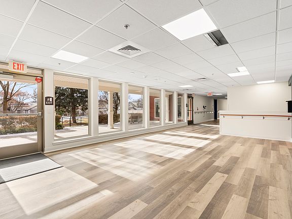 4th image of 7040 Oxford Ave #201