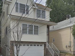 22 New St, Bayonne, NJ 07002
