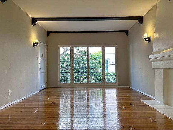 3rd image of 650 S Cloverdale Ave APT 2