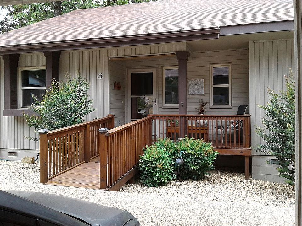 1st image of 15 Lunsford Ln