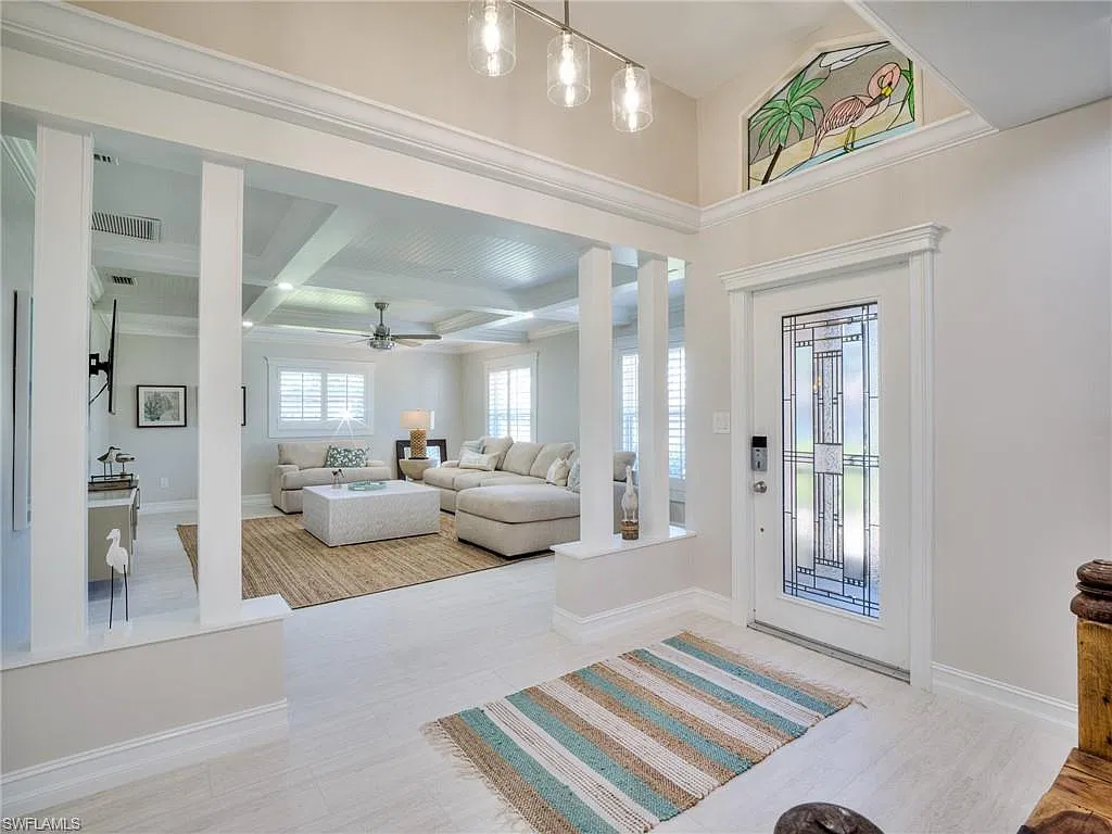 3 bed, 2.0 bath, 1905 sqft, $4,165 — Photo 3