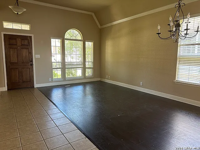 3 bed, 2.0 bath, 1902 sqft, $2,425 — Photo 3