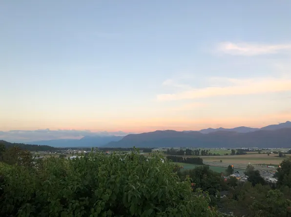 36042 Southridge Pl, Abbotsford, BC V3G 1E2