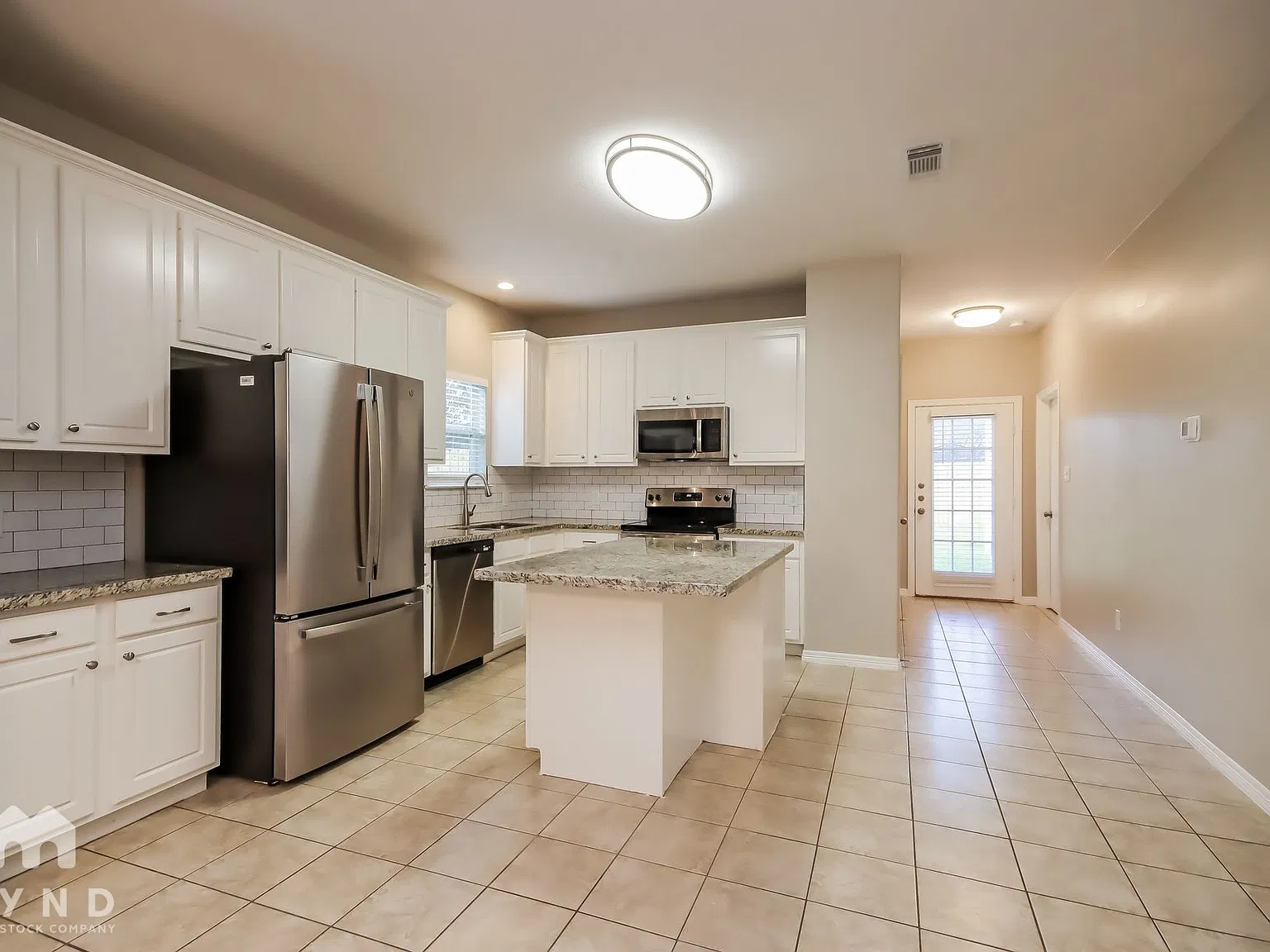 3 bed, 2.0 bath, 1515 sqft, $1,765 — Photo 3