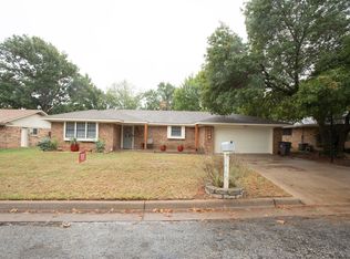 108 Chaparral Dr, Graham, TX 76450