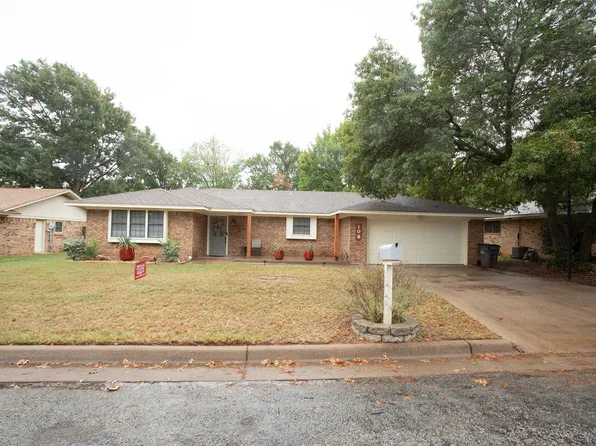 108 Chaparral Dr, Graham, TX 76450
