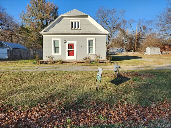 403 NE 5th St, Pryor, OK 74361