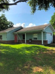 301 University Ave, Palacios, TX, 77465