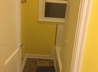 105 W Webb St, Carmi, IL 62821