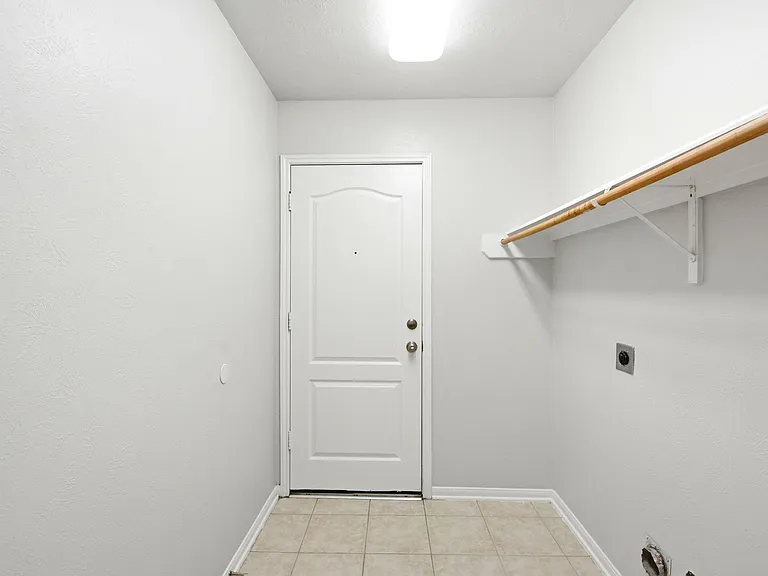 31710 Midlake Park — Photo 32