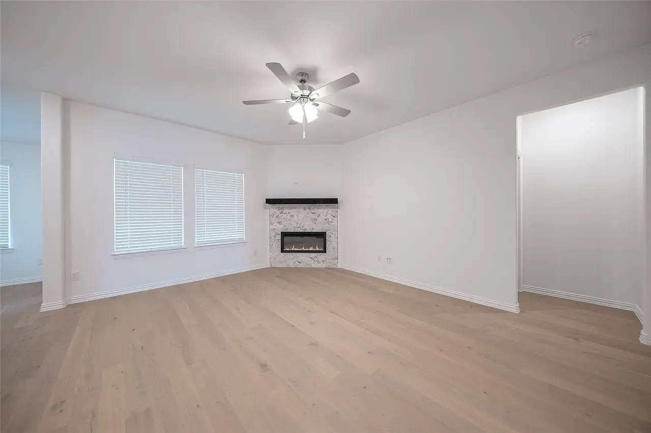 1708 Blackbird Ln — Photo 3