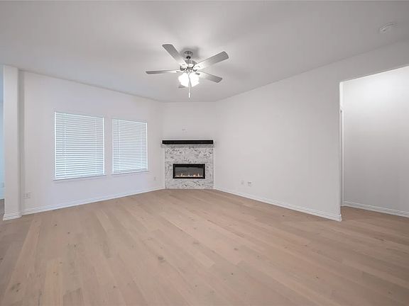 3rd image of 1708 Blackbird Ln