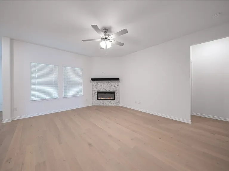1708 Blackbird Ln — Photo 3