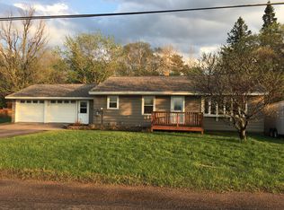 7 Forest Dr, Negaunee, MI 49866