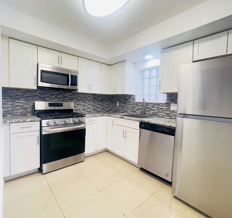1st image of 1776 E 12th St #1A