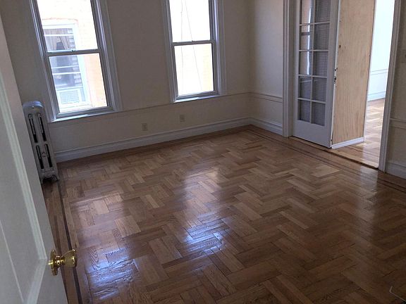 4th image of 3233 Seymour Ave Floor 2