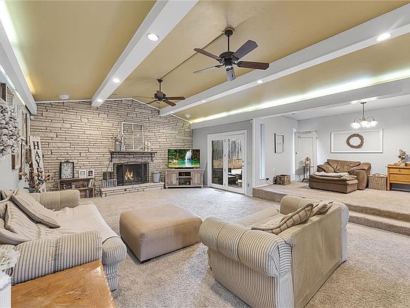 5th image of 1020 N Terrace Dr