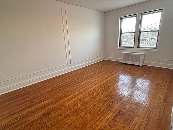 4th image of 8 East Ave #2Q