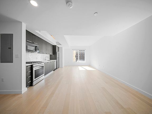 3rd image of 350 Clarkson Ave APT 721
