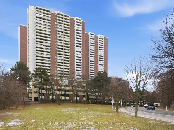 1 Massey Sq #1514, Toronto, ON M4C 5L4