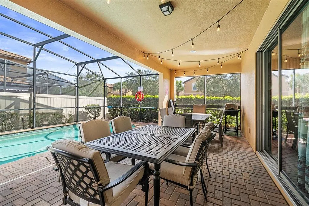 8 bed, 6.0 bath, 4041 sqft, $5,175 — Photo 4