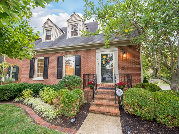 1025 Chinoe Rd, Lexington, KY 40502