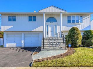 3655 Oceanside Rd E, Oceanside, NY 11572