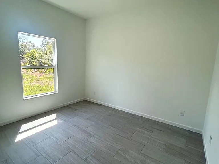 749 Pacific St — Photo 11