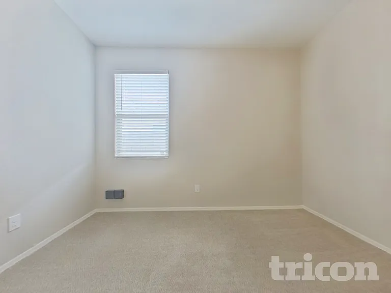 29964 W Mulberry Dr — Photo 10