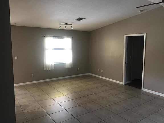 5th image of 217 SW Chandler Terrace